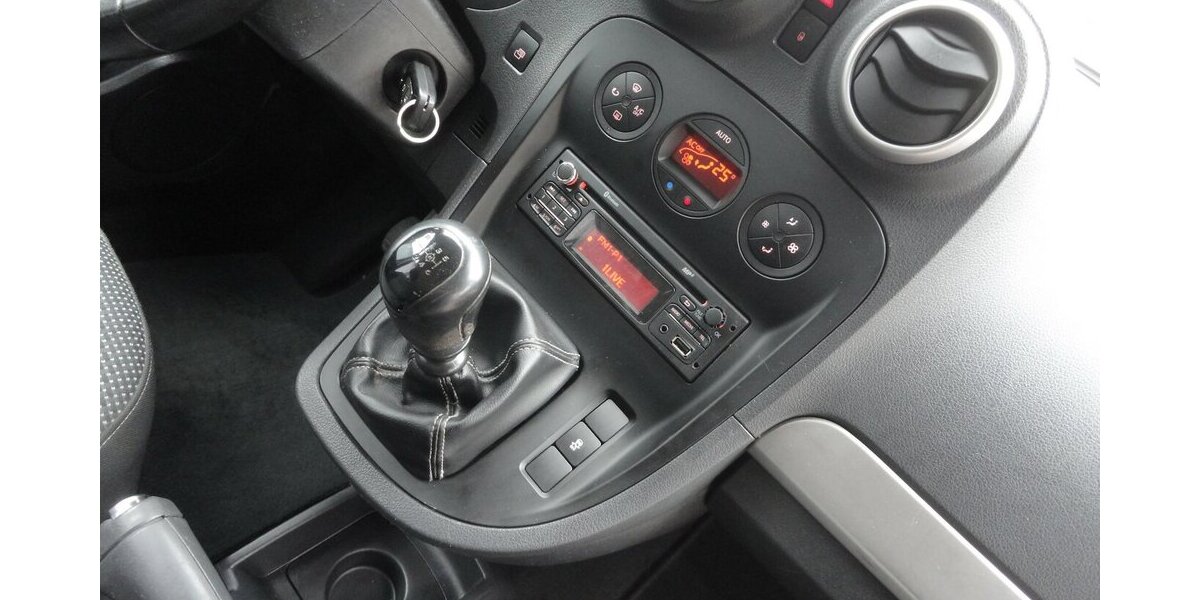 Mercedes-Benz Citan 111 CDI Lang Klimatr.PDC SHZ 7 Sitzer 178.000 km 7.990 &euro; Neuss 41462