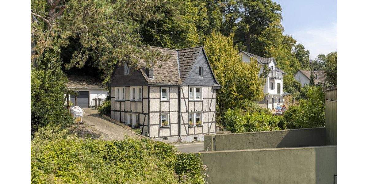 Bergisches Fachwerkhaus mit kleinen Schönheitsfehlern sucht neue Eigentümer - Einfamilienhaus Leverkusen Bergisch Neukirchen | Angebot:25319174