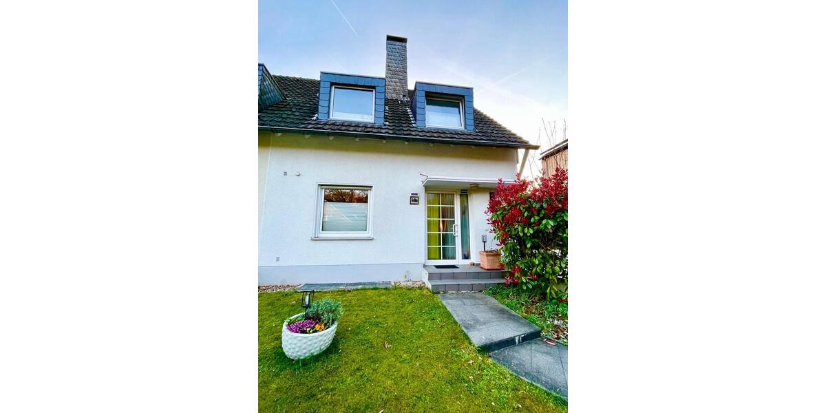 Doppelhaushälfte Bergisch Gladbach Paffrath - 5 Zimmer, 120 m&sup2;, 2.620&euro; | Angebot:26037344