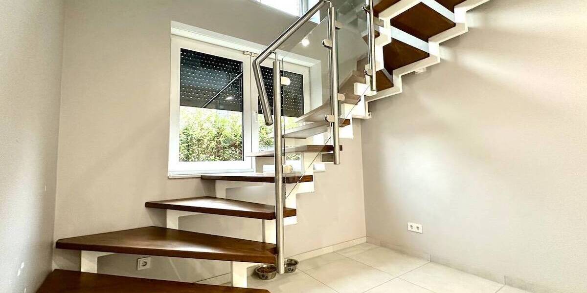 Einfamilienhaus Neuss Stadionviertel - 7 Zimmer, 255 m&sup2;, 998.000&euro; | Angebot:26657257