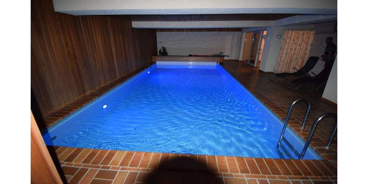 Möchten Sie nach Ihrem Feierabend im hauseigenen Pool und in der Sauna entspannen? - Etagenwohnung Bergisch Gladbach Gladbach | Angebot:25214408