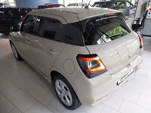 Suzuki Swift Dualjet Hybrid Comfort Kam ACC DAB+ 2.900 km 17.880 &euro; HAAN 42781