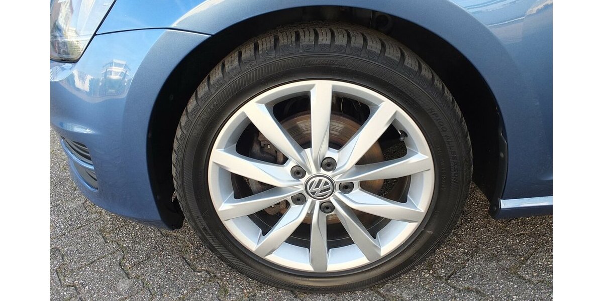 VW Golf VII COMFORTLINE PANORAMADACH KLIMAAUTOMATIK 1 150.000 km 9.908 &euro; Köln 50858