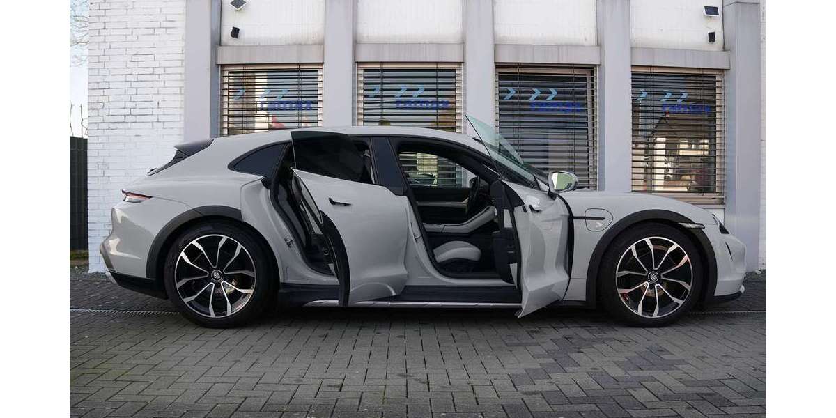 Porsche Taycan 33.000 km 73.500 &euro; Hürth (bei Köln) 50354