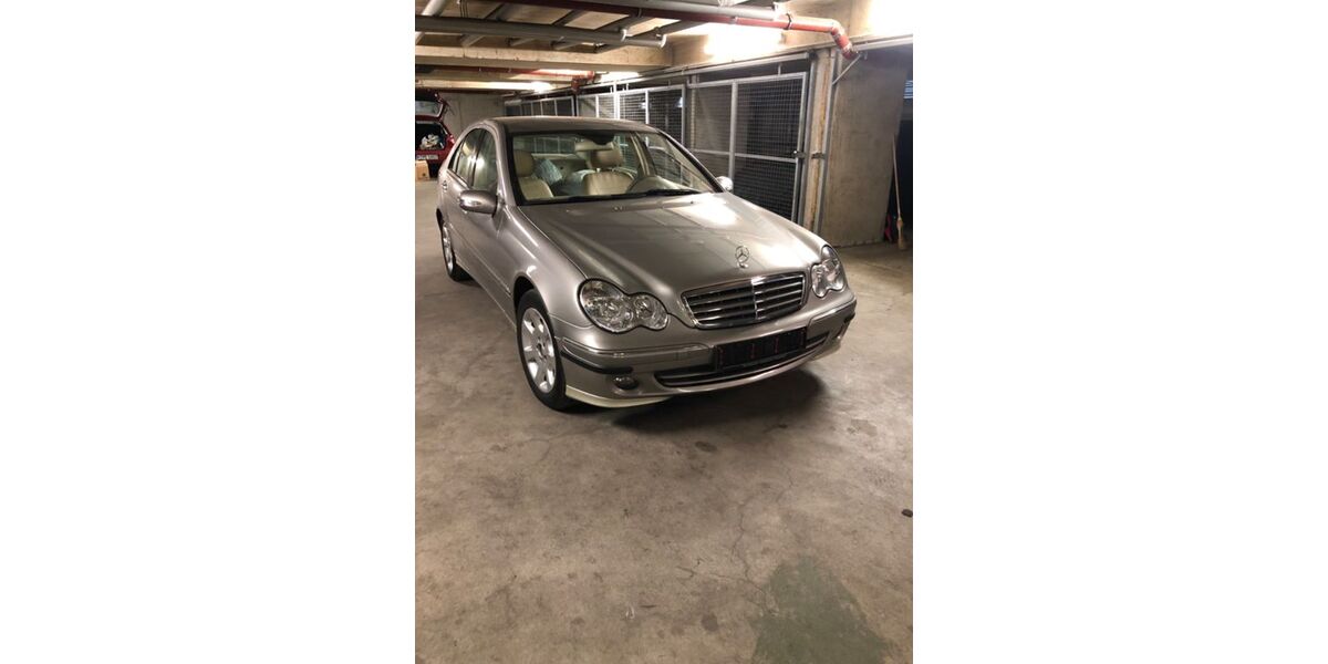 Mercedes-Benz C 200 119.910 km 7.300 &euro; Köln 51061