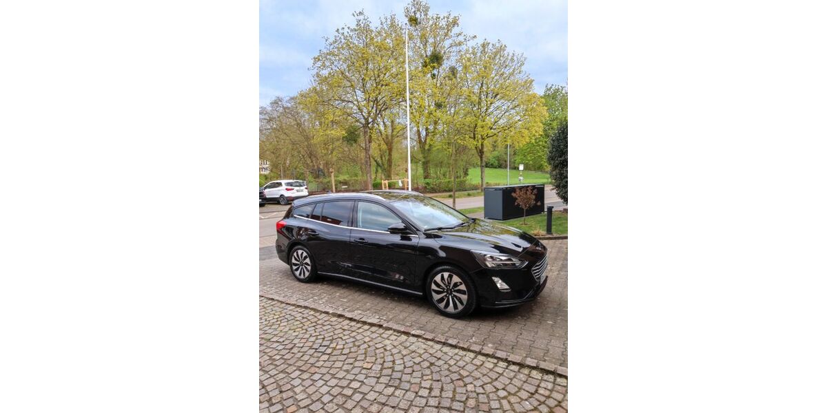 Ford Focus 61.552 km 15.299 &euro; Bedburg 50181