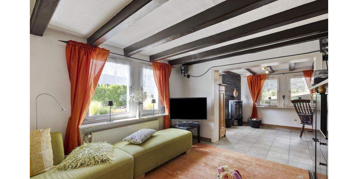 Bergisches Fachwerkhaus mit kleinen Schönheitsfehlern sucht neue Eigentümer - Einfamilienhaus Leverkusen Bergisch Neukirchen | Angebot:25319174