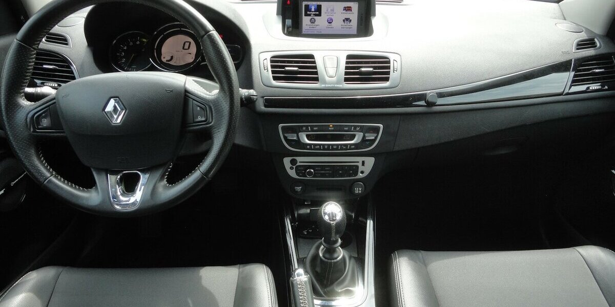 Renault Megane BOSE Edit. Klima.Kette+Reifen+Kuppl.Neu 150.000 km 5.790 &euro; Neuss 41462