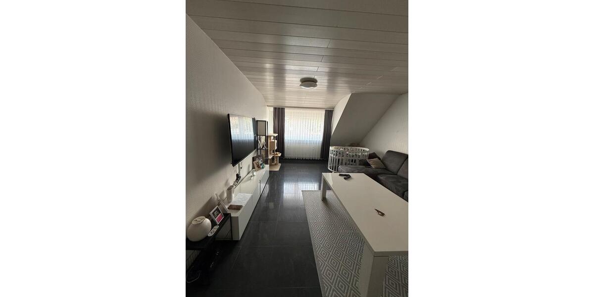 Dachgeschoßwohnung Remscheid Reinshagen - 3.5 Zimmer, 82 m&sup2;, 175.000&euro; | Angebot:26305537