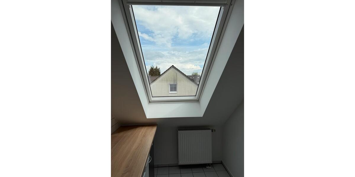 Dachgeschoßwohnung Leverkusen Schlebusch - 2 Zimmer, 34 m&sup2;, 850&euro; | Angebot:26597844