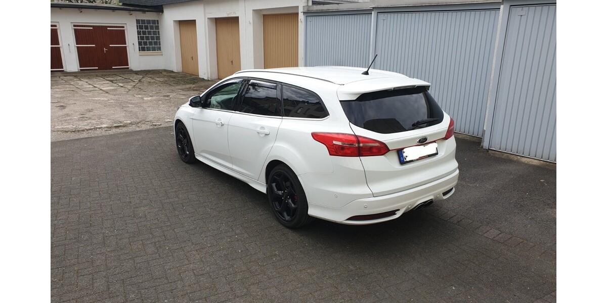 Ford Focus 106.000 km 14.950 &euro; Solingen 42651