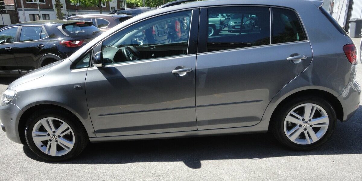 VW Golf Plus Match DSG,Klimatr.SHZ PDC G-S-Dach 58.000 km 10.950 &euro; Neuss 41462