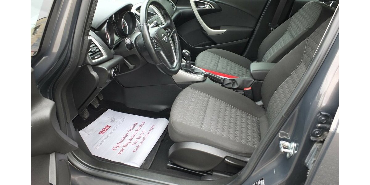 Opel Astra ACTIVE KLIMAANLAGE 17 ZOLL LMF TEMPOMAT 92.855 km 7.908 &euro; Köln 50858