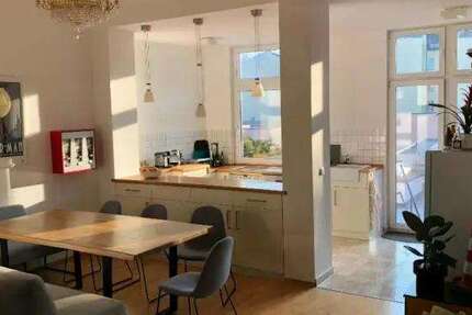 Wohnung Düsseldorf Derendorf - 4 Zimmer, 134 m&sup2;, 2.200&euro; | Angebot:27055127