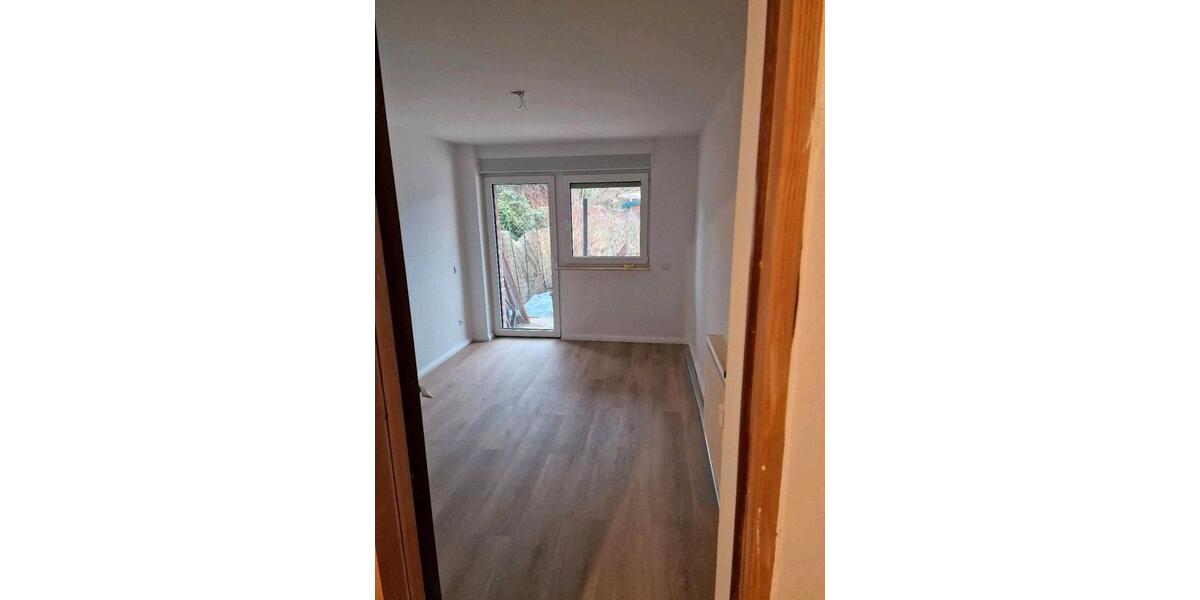 Erdgeschoßwohnung Düsseldorf Stadtbezirk 6 - 4 Zimmer, 110 m&sup2;, 1.600&euro; | Angebot:25972372