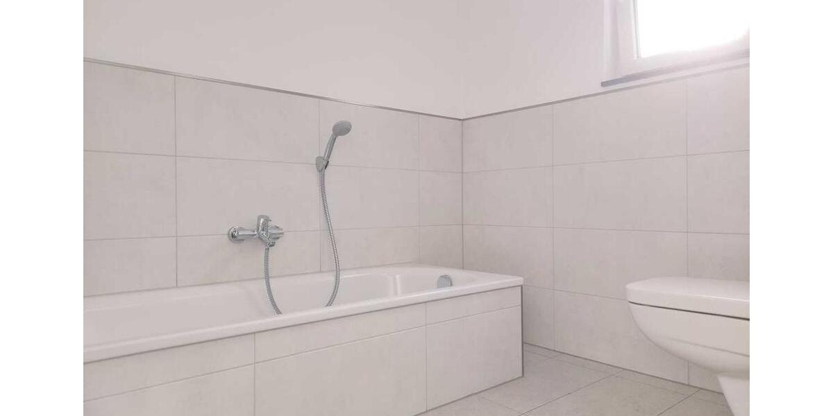 Etagenwohnung Langenfeld (Rheinland) - 3 Zimmer, 111 m&sup2;, 1.550&euro; | Angebot:24600343