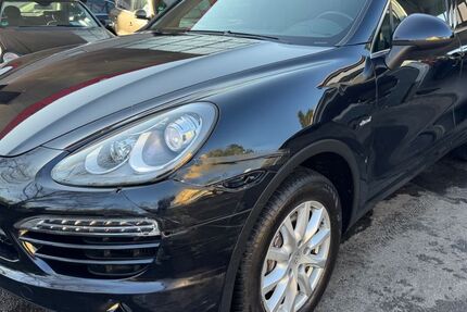 Porsche Cayenne 323.500 km 12.950 &euro; Köln 51107