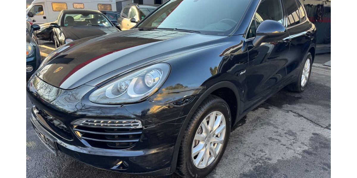 Porsche Cayenne 323.500 km 12.950 &euro; Köln 51107