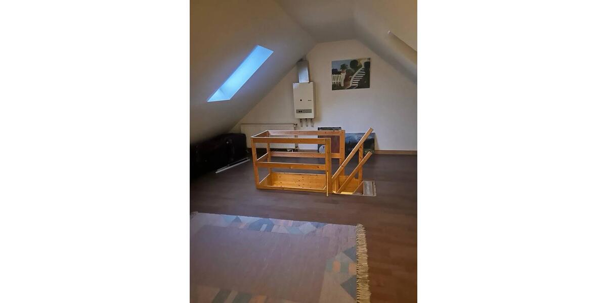 Dachgeschoßwohnung Bergheim - 3 Zimmer, 80 m&sup2;, 1.150&euro; | Angebot:25867953