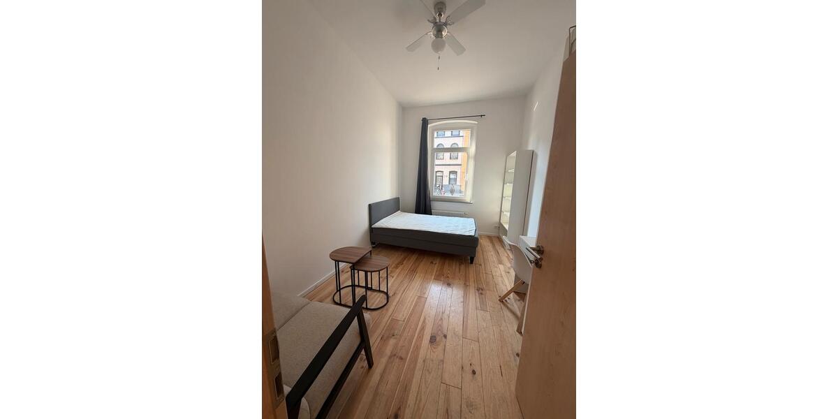 Hochparterre Köln Rodenkirchen - 1 Zimmer, 30 m&sup2;, 1.050&euro; | Angebot:26221220