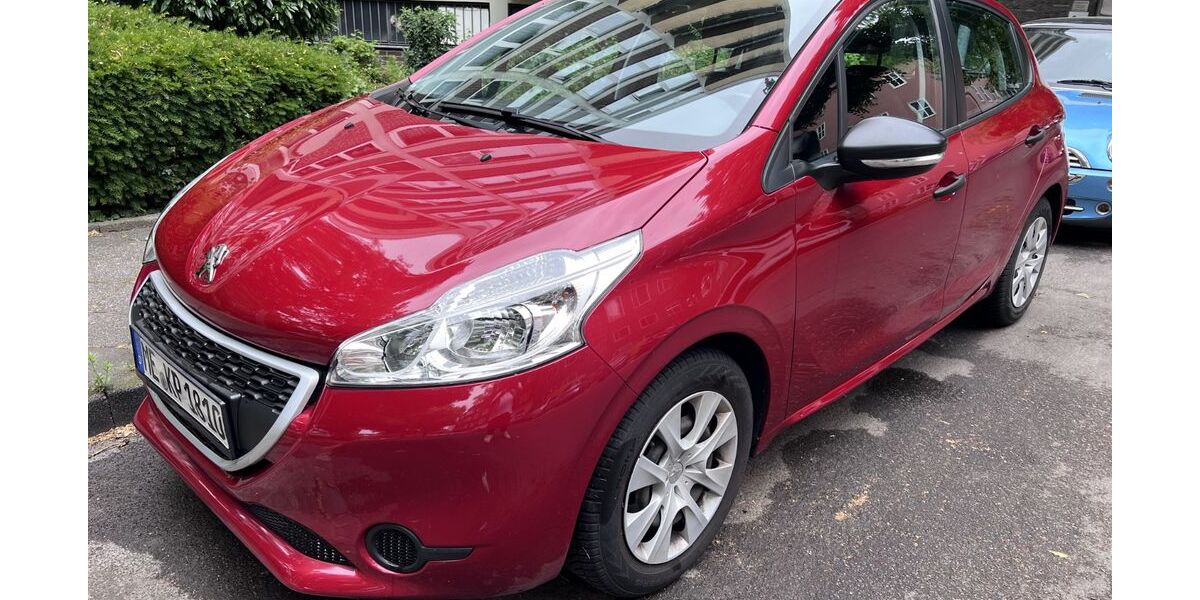 Peugeot 208 61.000 km 4.000 &euro; Hilden 40721