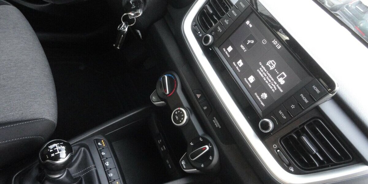 Kia Stonic 1,2 Edition7- Klima SHZ PDC Alu 33Tk,1 Hd 33.000 km 13.499 &euro; Neuss 41462