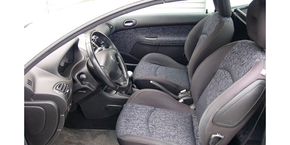 Peugeot 206 cc Cabrio Quiksilver Klimaautomatik Tüv 1/24 168.000 km 1.900 &euro; Ratingen 40885