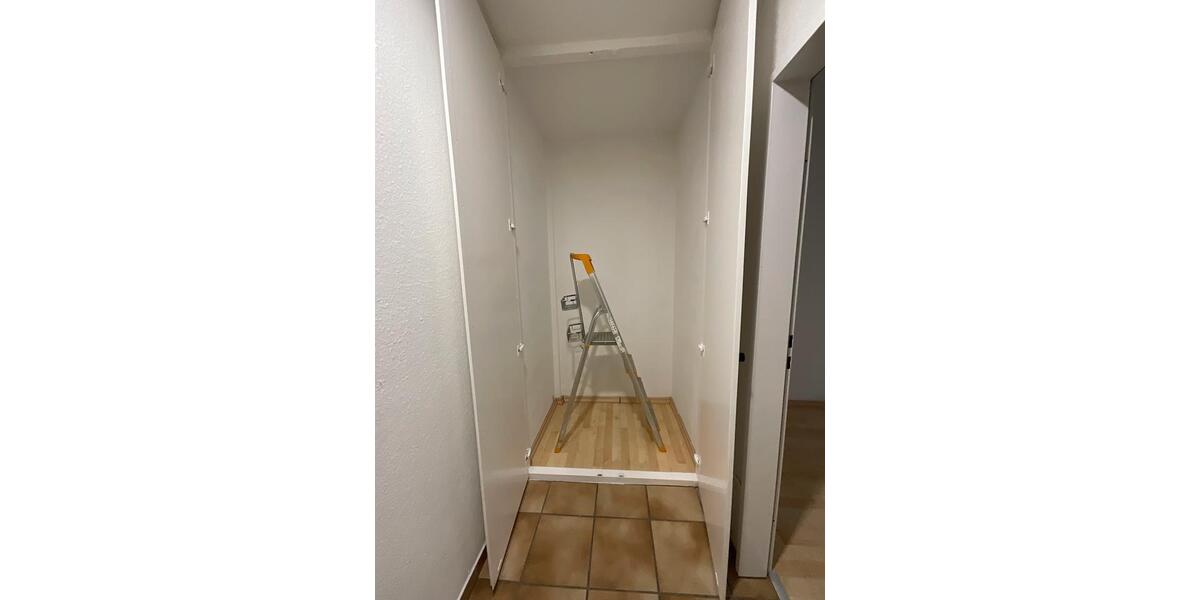 Etagenwohnung Meerbusch - 3 Zimmer, 90 m&sup2;, 905&euro; | Angebot:25891653