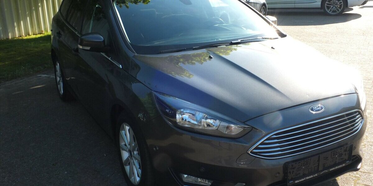 Ford Focus TITANIUM NAVI KLIMAAUTOMATIK EINPARKHILFE 134.288 km 7.798 &euro; Köln 50858