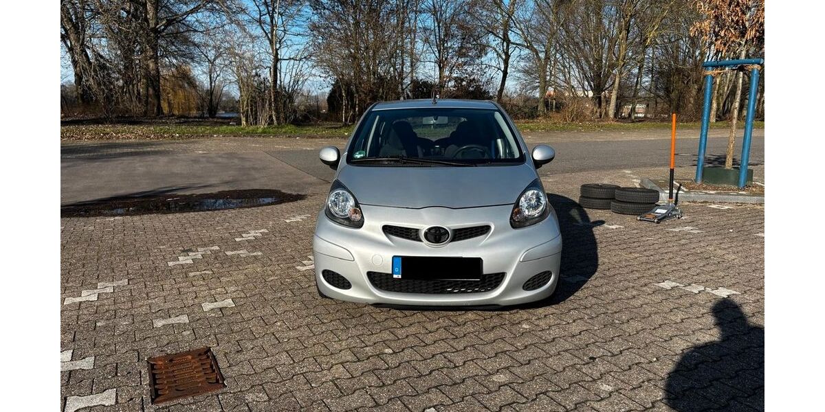 Toyota Aygo (X) 151.135 km 3.800 &euro; Köln 50767