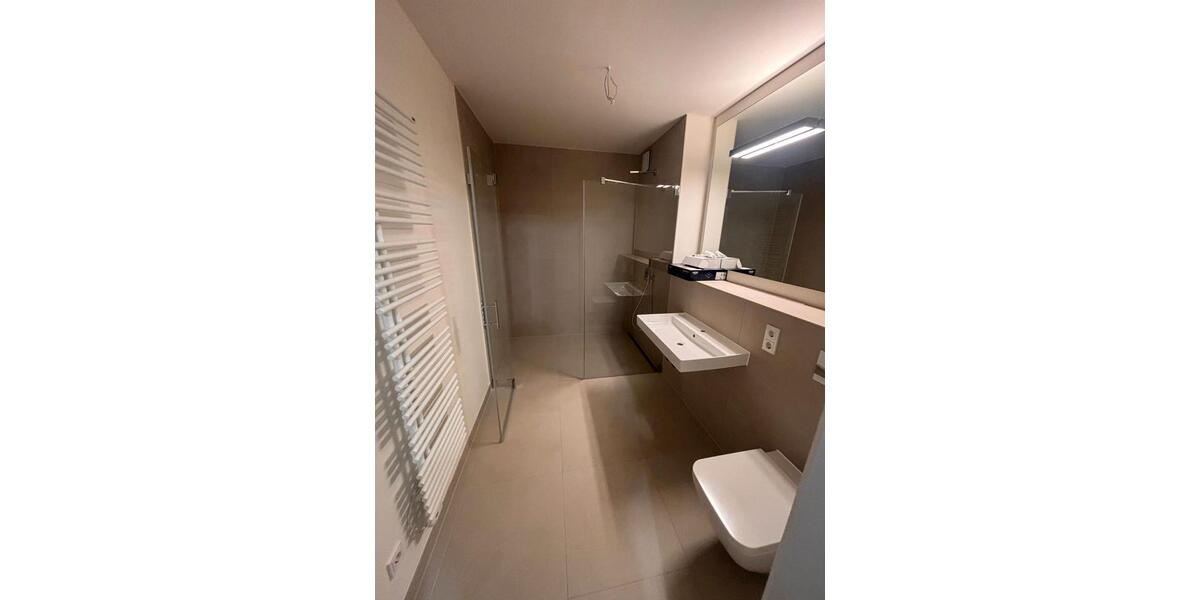 Etagenwohnung Düsseldorf Lörick - 2 Zimmer, 68 m&sup2;, 1.620&euro; | Angebot:26013815