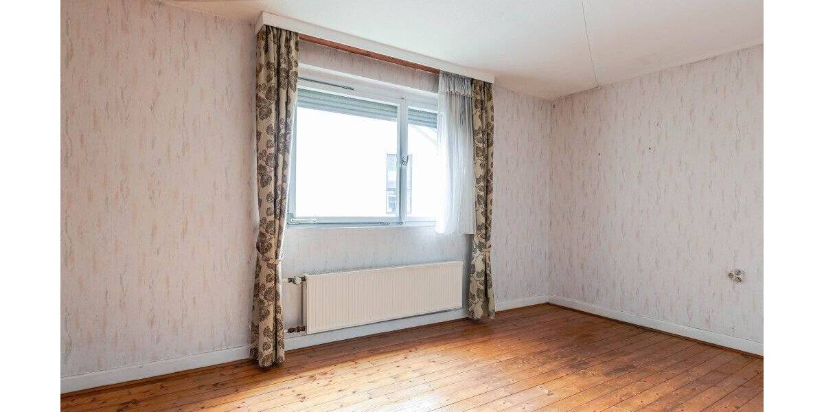 Einfamilienhaus Leverkusen (Bergisch Neukirchen) Bergisch Neukirchen - 8 Zimmer, 132 m&sup2;, 299.000&euro; | Angebot:25704486