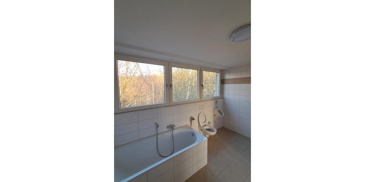 Dachgeschoßwohnung Odenthal - 3 Zimmer, 99 m&sup2;, 1.485&euro; | Angebot:25646362