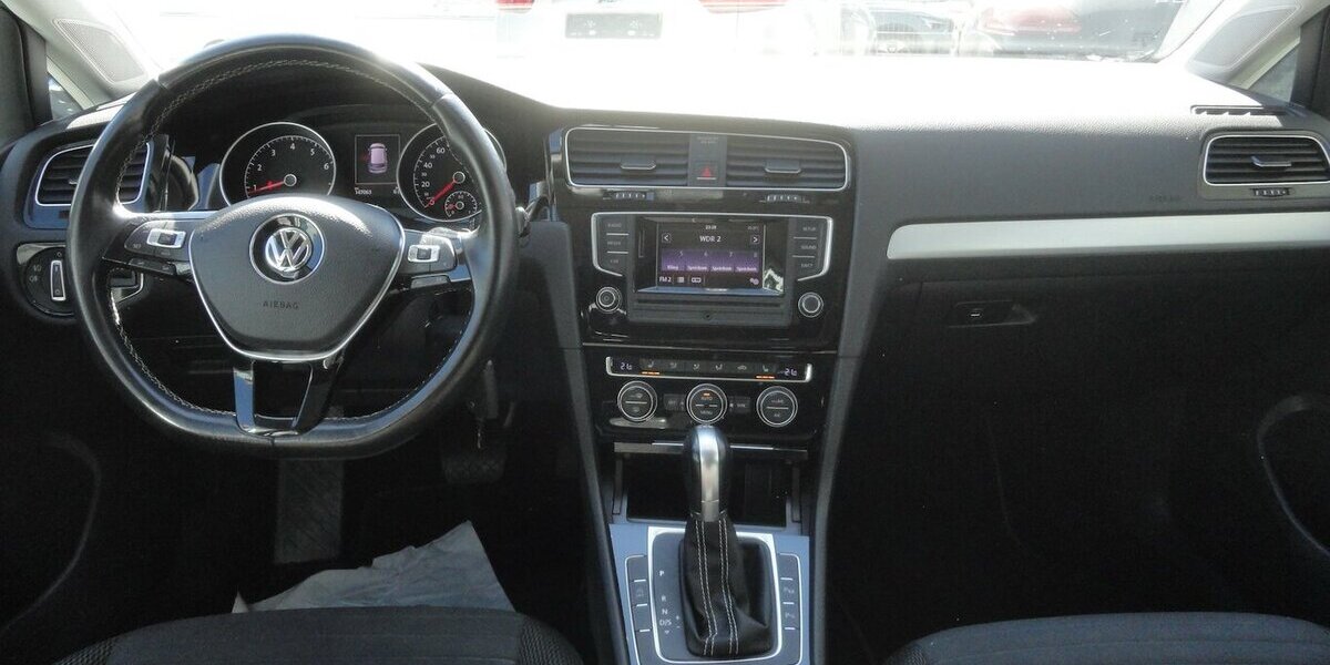 VW Golf Cup 1,4 BMT, DGS, Klimatr.SHZ.PDC V+H 147.000 km 10.950 &euro; Neuss 41462