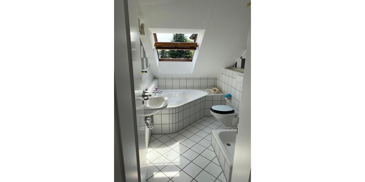 Dachgeschoßwohnung Pulheim - 3 Zimmer, 73 m&sup2;, 1.200&euro; | Angebot:24896200