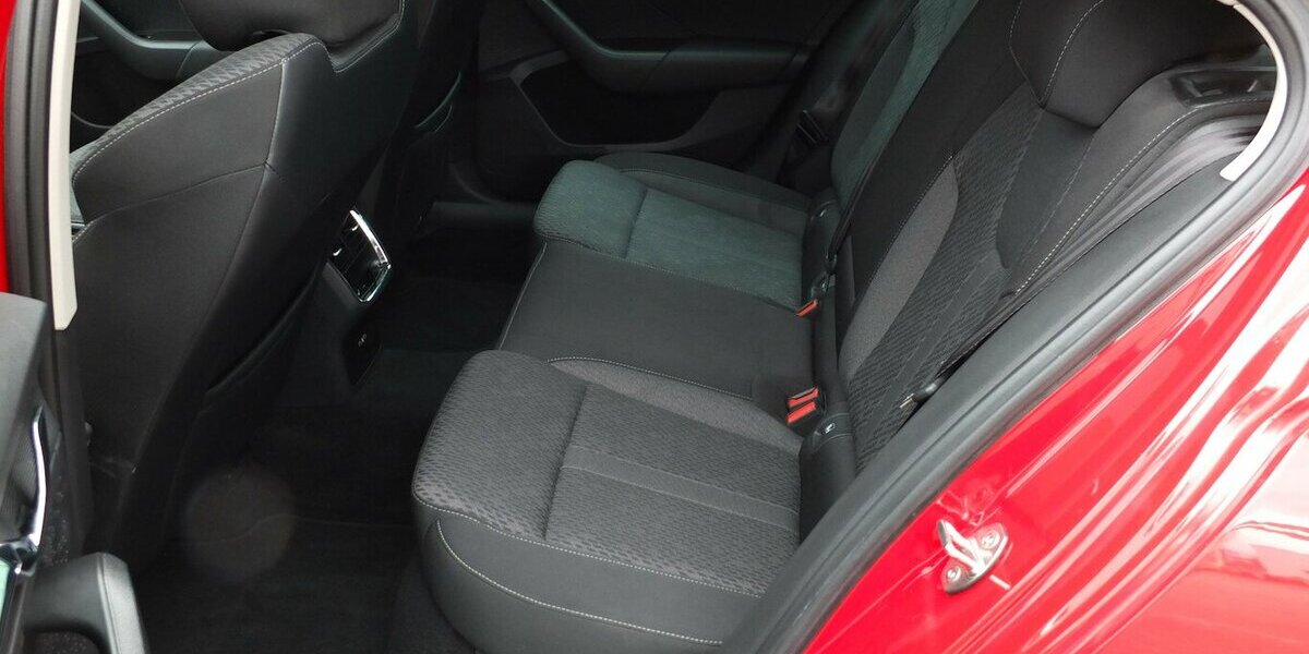 Skoda Octavia KUNDENAUFTRAG: STYLE NAVI BLUETOOTH PARKPI 53.254 km 18.998 &euro; Köln 50858