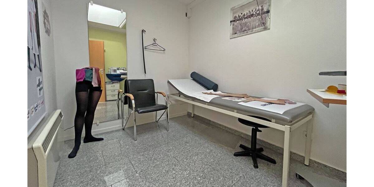 Gewerbeobjekt Grevenbroich Stadtmitte - 5 Zimmer, 1.700&euro; | Angebot:25695099