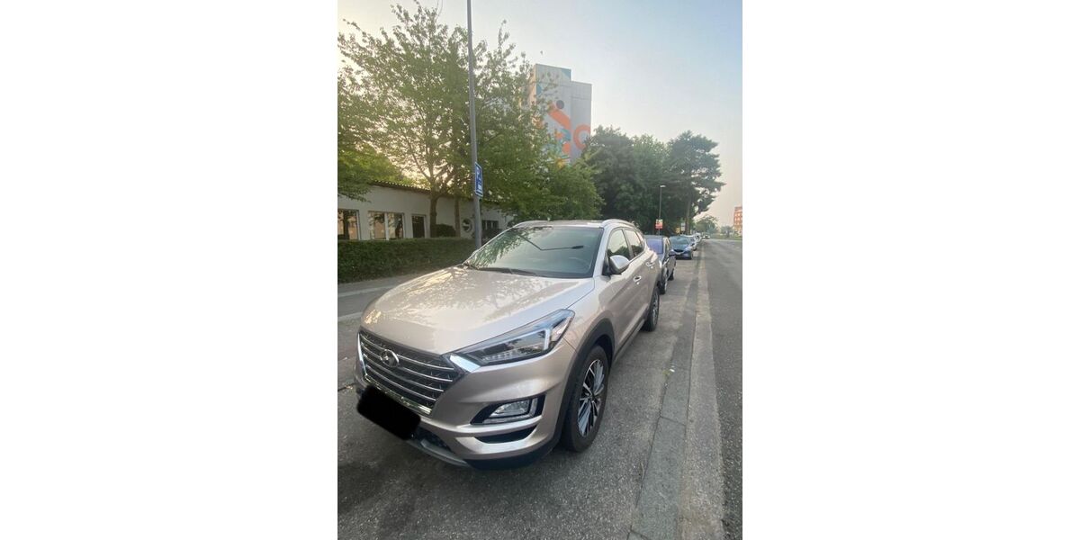 Hyundai TUCSON 69.000 km 19.900 &euro; Köln 51063