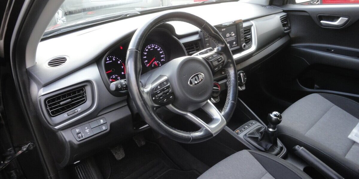 Kia Stonic 1,2 Edition7- Klima SHZ PDC Alu 33Tk,1 Hd 33.000 km 13.499 &euro; Neuss 41462