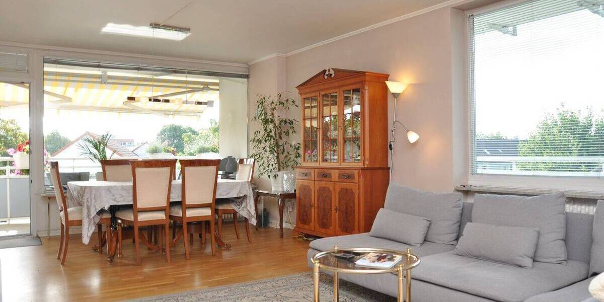 Etagenwohnung Düsseldorf Golzheim - 4 Zimmer, 104 m&sup2;, 489.000&euro; | Angebot:26596581