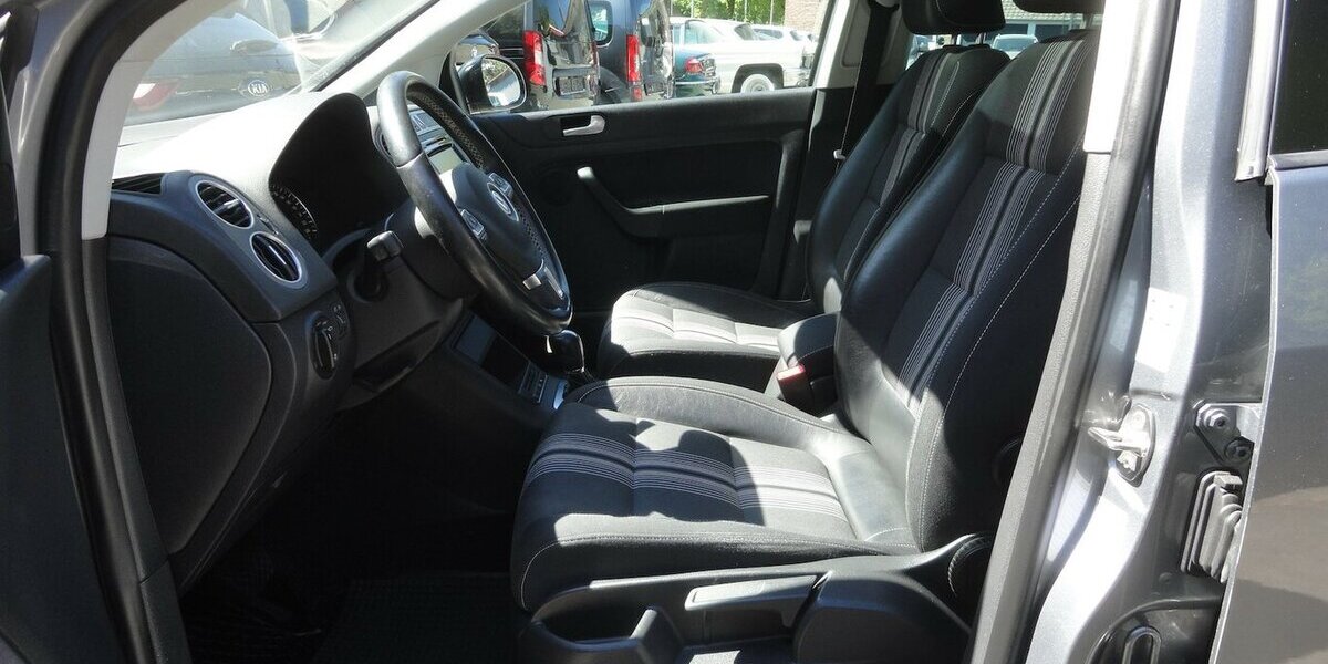 VW Golf Plus Match DSG,Klimatr.SHZ PDC G-S-Dach 58.000 km 10.950 &euro; Neuss 41462