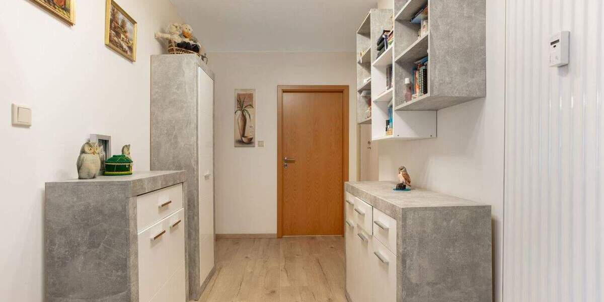 Etagenwohnung Kaarst Kaarst-Ost - 3 Zimmer, 95 m&sup2;, 299.000&euro; | Angebot:25686375
