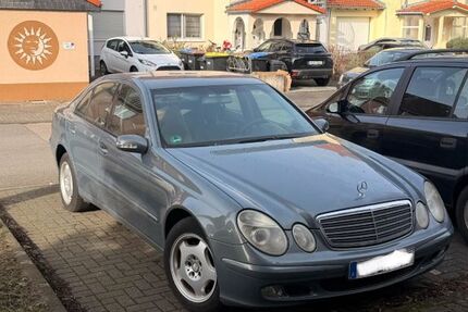 Mercedes-Benz E 220 317.000 km 1.900 &euro; Köln 50769
