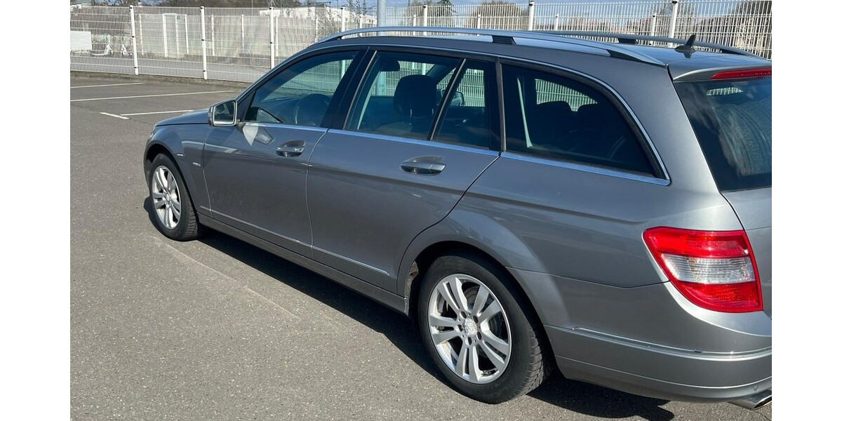 Mercedes-Benz C 230 166.000 km 8.200 &euro; Köln 50667