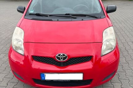 Toyota Yaris 121.500 km 3.750 &euro; Leverkusen 51371