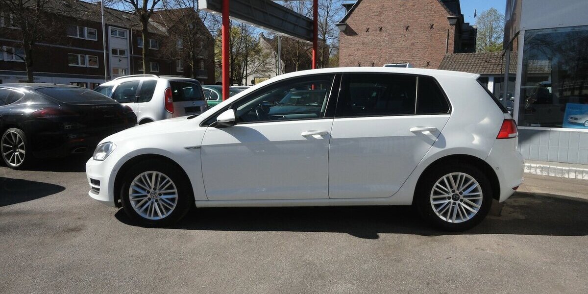 VW Golf Cup 1,4 BMT, DGS, Klimatr.SHZ.PDC V+H 147.000 km 10.950 &euro; Neuss 41462