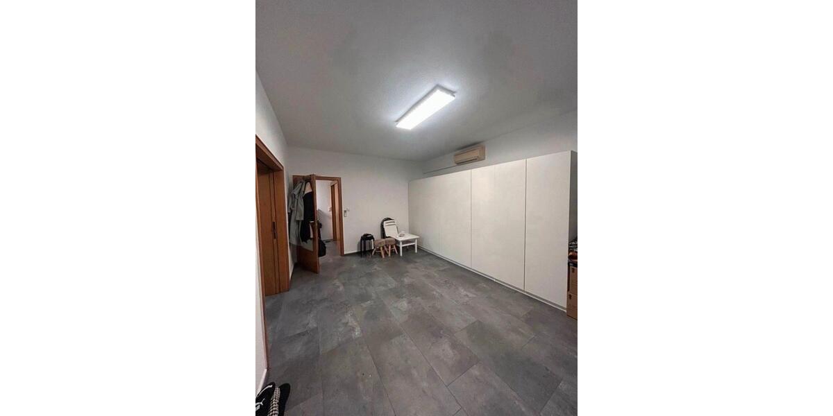 Etagenwohnung Hürth - 3 Zimmer, 111 m&sup2;, 1.400&euro; | Angebot:25355980