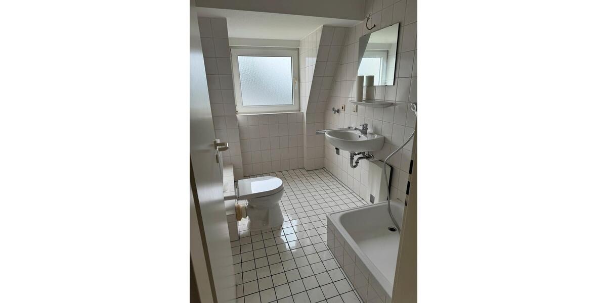 Dachgeschoßwohnung Mettmann - 1 Zimmer, 40 m&sup2;, 580&euro; | Angebot:26008459