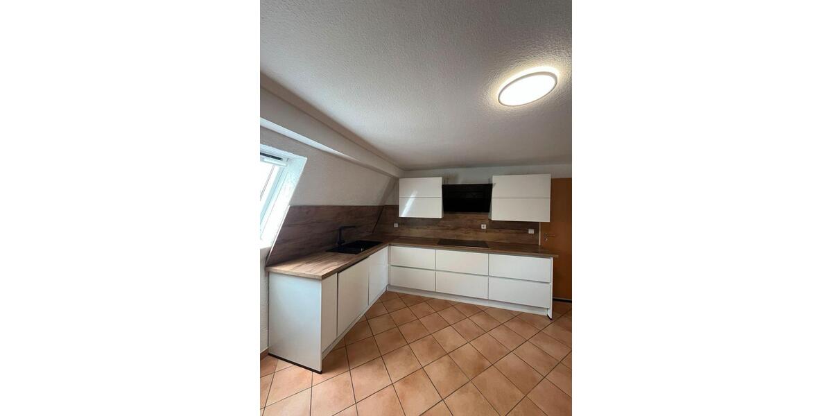Dachgeschoßwohnung Solingen Ohligs - 3 Zimmer, 93 m&sup2;, 1.160&euro; | Angebot:26033785