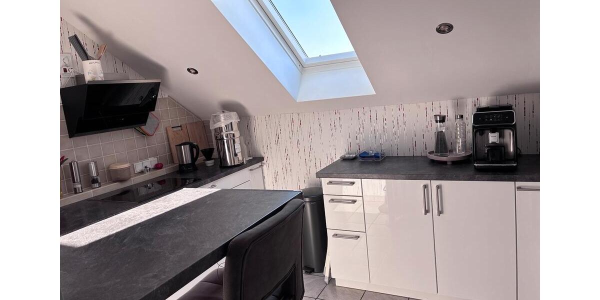 Dachgeschoßwohnung Elsdorf - 3 Zimmer, 120 m&sup2;, 1.500&euro; | Angebot:25103880